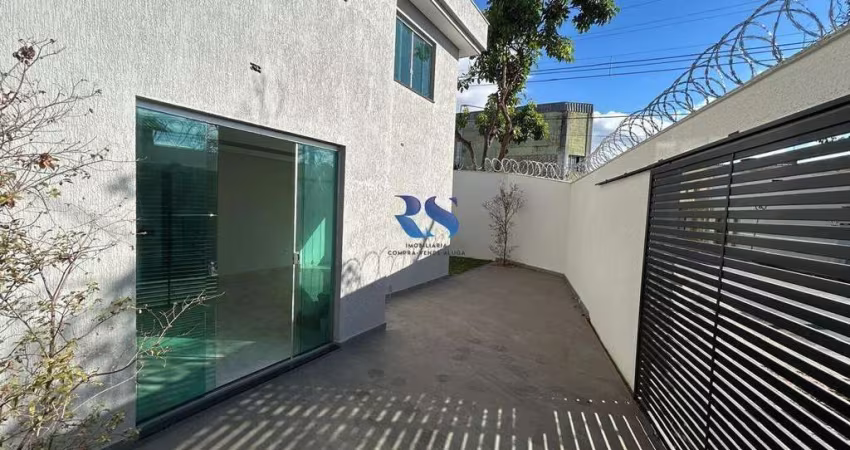 Compre casa geminada de três quartos no Bairro Candelária em Belo Horizonte