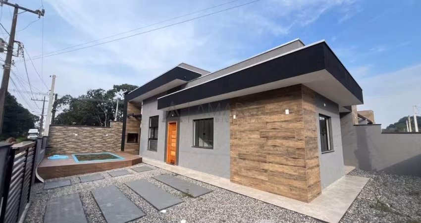CASA DE ESQUINA COM PISCINA - BALNEÁRIO ITAPOÁ