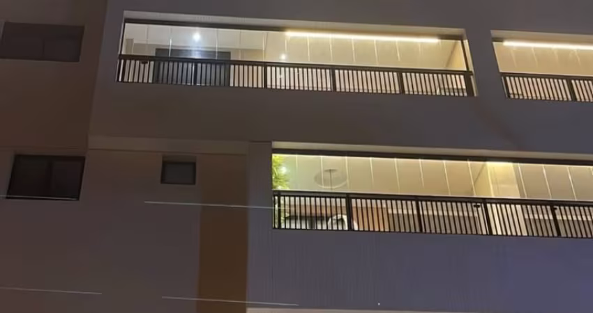 Apartamento 2 dormitórios sendo 1 suíte, próximo a praia em Praia Grande SP