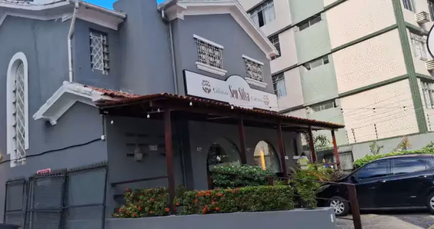 Alugo casa  para comércio no bairro da Tamarineira
