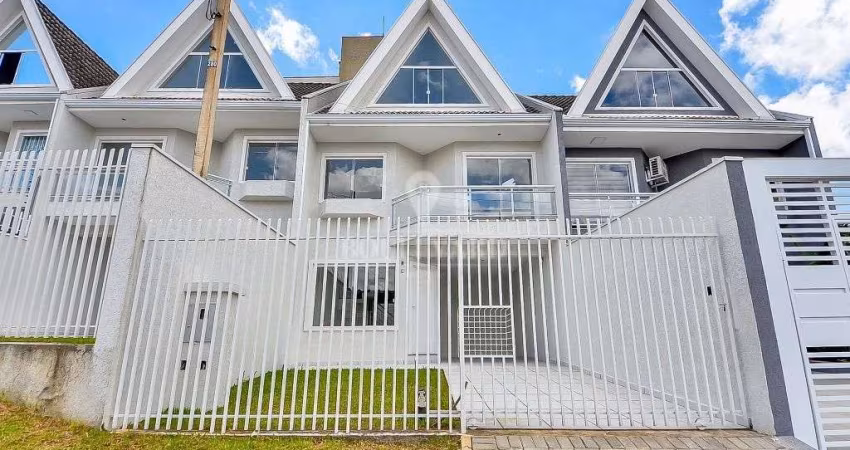 Sobrado triplex com 3 dormitórios à venda, 147 m² por R$ 849.900 - Novo Mundo - Curitiba/PR
