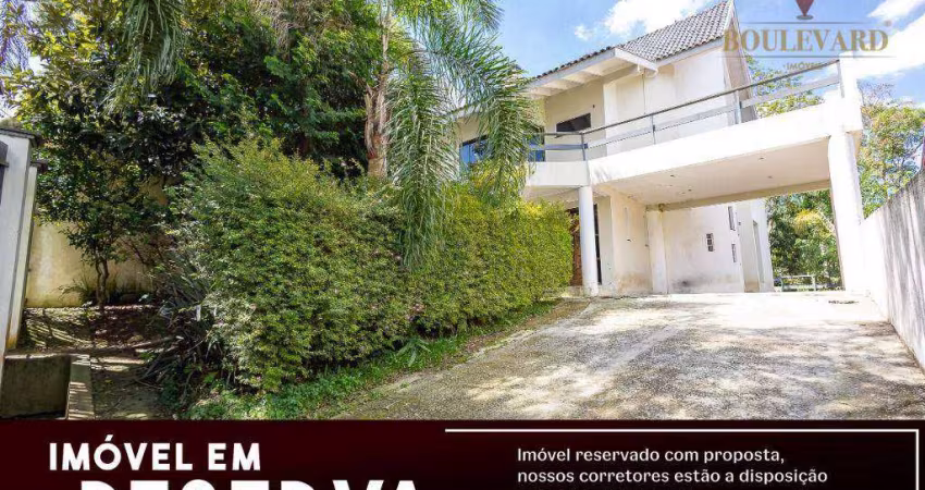 Casa com amplo quintal e 3 dormitórios à venda, 400 m² por R$ 890.000 - Barreirinha - Curitiba/PR
