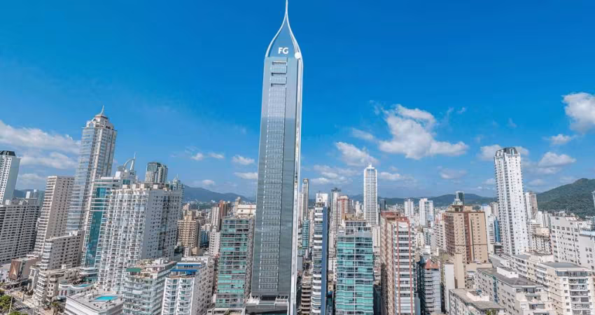 Balneário Camboriú, Ed Titanium Tower 34°andar,  4 suítes, 4 salas, 4 vagas, à venda, Centro, SC