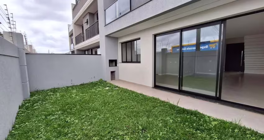 Santa Cândida, Casa em Condomínio, nova, 3 quartos sendo 2 suítes, quintal com churrasqueira e 2 va