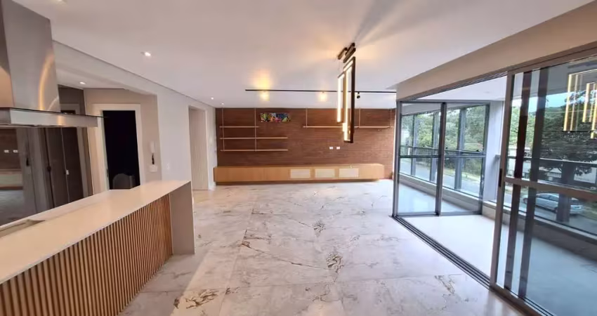 Bigorrilho, apartamento garden, decorado, 3 suítes, terraço privativo descoberto e 3 vagas. à venda