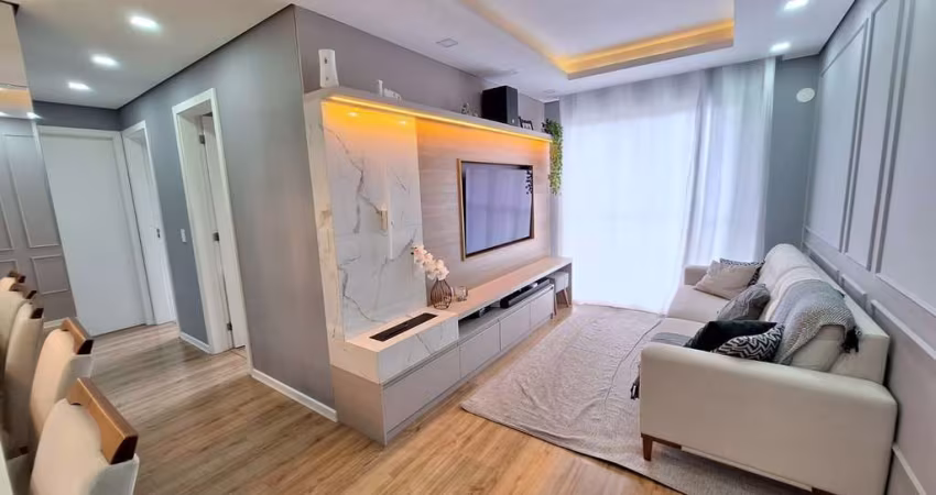 Santa Cândida, Apartamento com 59 metros privativos, 3 quartos, sacada, cozinha com armários e 1 va