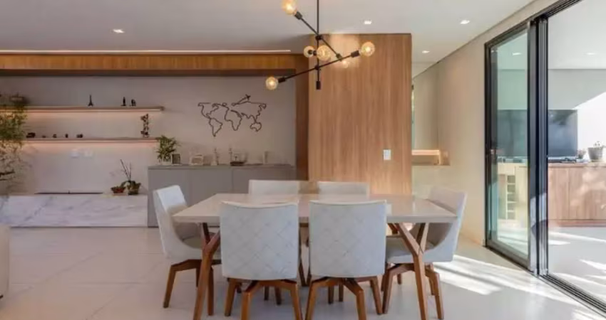 Bairro Alto, Cond. Boulevard Elegance, Casa 4 Suítes, 4 Vagas, SPA, Quintal Gramado, à venda, Curit
