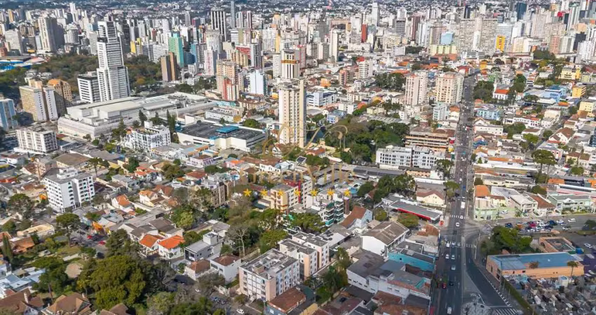 São francisco, terreno zr3 -  924m²,construção antiga de 624m², datada de 1947, poderá ser reaprove