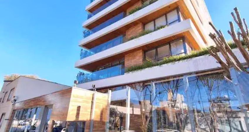 Água verde, apartamento novo, totalmente mobiliado, acabamentos de luxo, 3 suítes e 3 vagas.