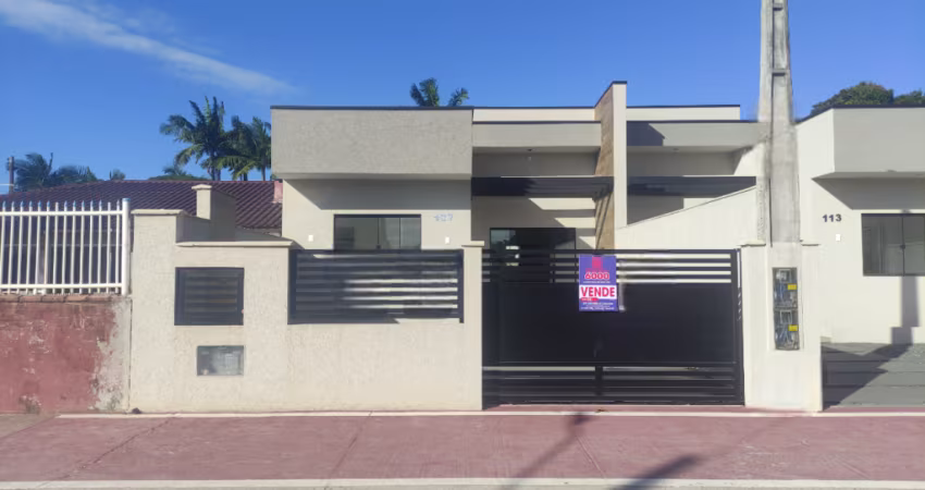 Casa á venda no Balneário Estrelas