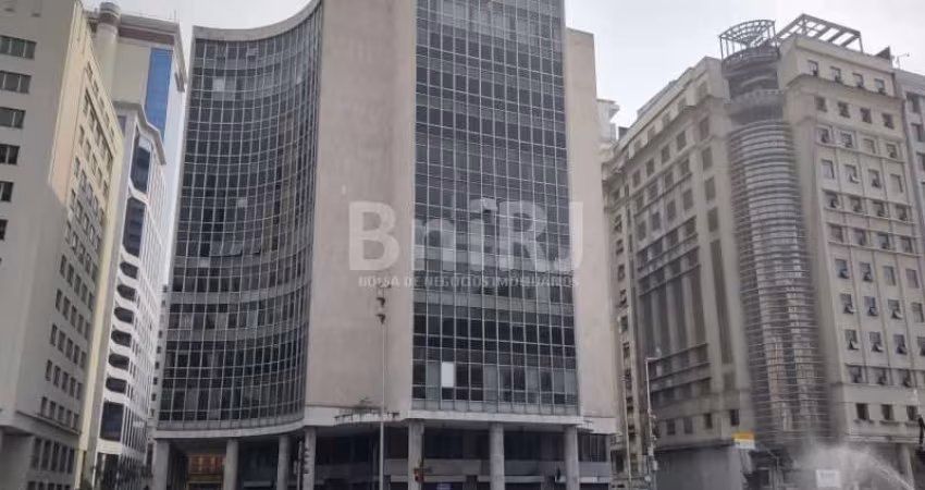 AMPLO ANDAR COM 1.037M2  EM  FRENTE A IGREJA DA CANDELÁRIA