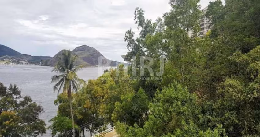 VENDO apartamento Reformado por arquiteto Vista Mar Ingá.