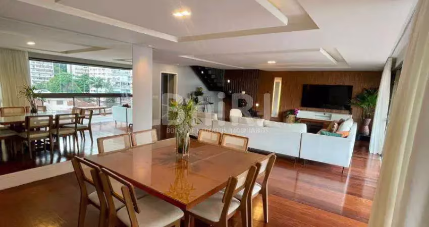 LUXUOSA COBERTURA TRIPLEX DE 5 SUÍTES
