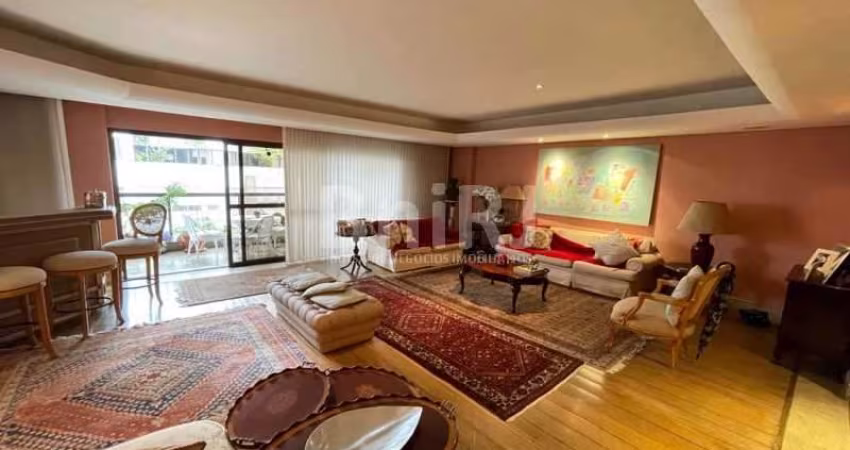 Oportunidade Única: Espaçoso Apartamento com 4 Suítes na Barão da Torre, Próximo à Rua Garcia D´Avila
