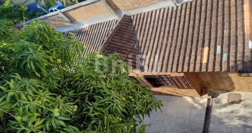 Casa Condomínio Fechado Portaria 24hs.