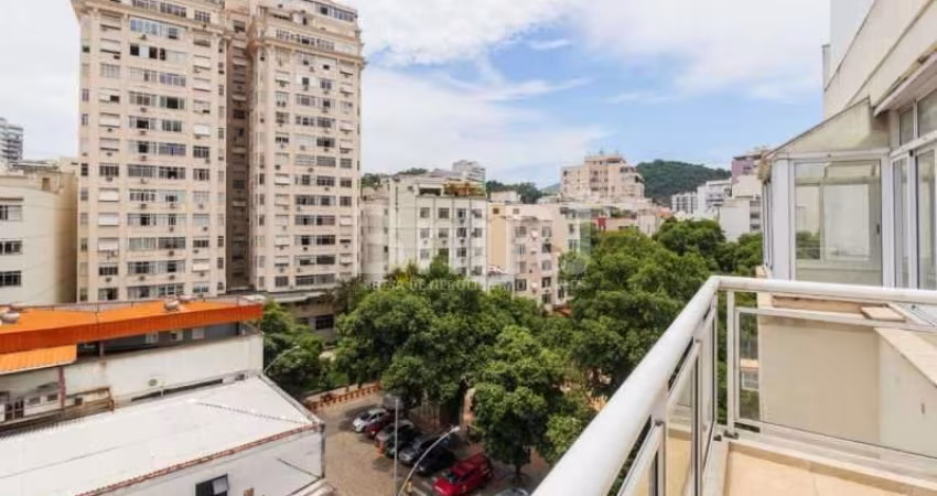 COBERTURA DÚPLEX, INDEVASSÁVEL, REGULARIZADA.