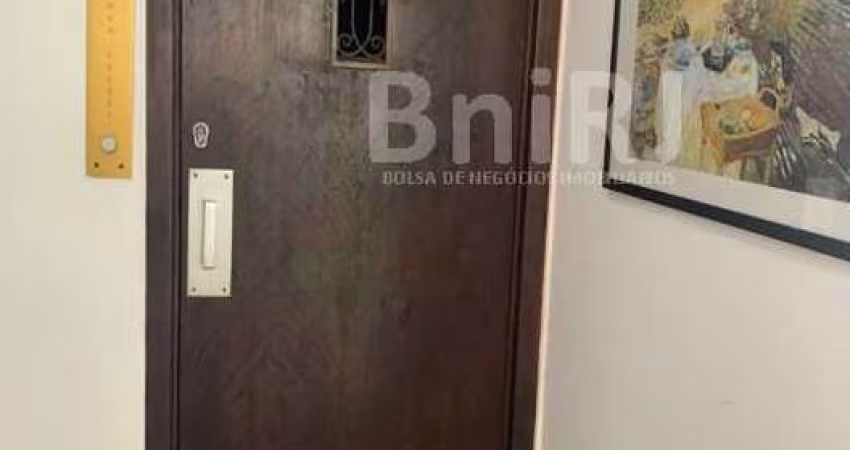 Apartamento de 2 quartos - Reformado