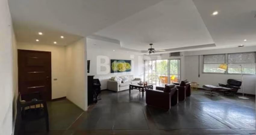 EXCELENTE APARTAMENTO À VENDA, COM 301 m2, NO LEBLON