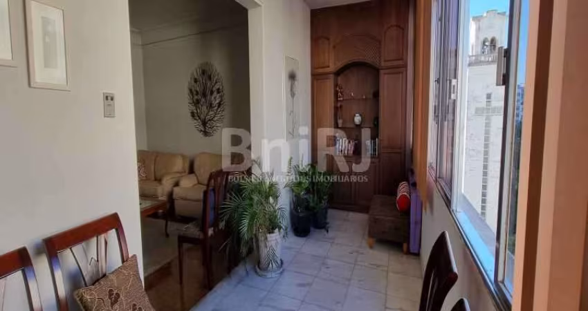 SENSACIONAL APARTAMENTO DE 214m2, 4 QUARTOS, 2 BANHEIRROS, VAGA, NO POSTO 5, COPACABANA-RIO DE JANEIRO-RJ