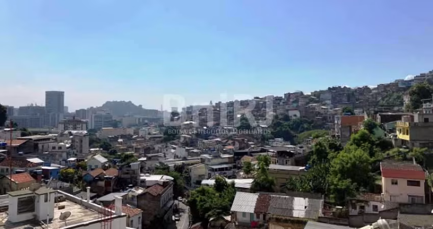 APARTAMENTO DOIS QUARTOS NO EDIFICIO JARDIM TIJUCA, RIO COMPRIDO.