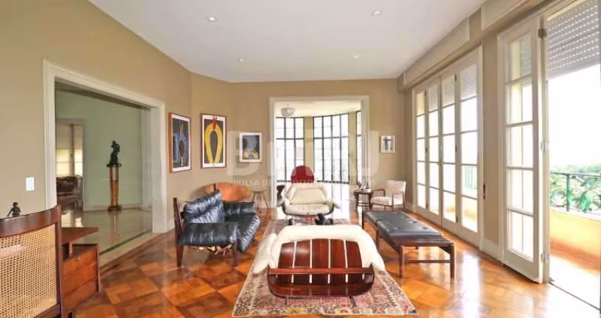 APARTAMENTO IMPECÁVEL - TODO REFORMADO