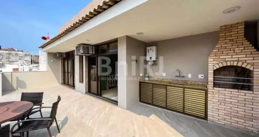 POSSIBILIDADE DE PERMUTA!!! VENDO NO QUADRILÁTERO DE IPANEMA COBERTURA DUPLEX, 260m2, 1 VARANDA E 1 TERRAÇO COM CHURRASQUEIRA, 5 QUARTOS, SUITE, 1 VAGA (PODE ALUGAR OUTRA), RIO DE JANEIRO-RJ