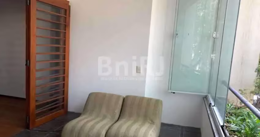 Amplo apto  perto do centro comercial de Botafogo: clinicas, comercio metro