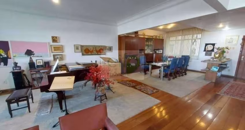 No Leme com vista frontal  mar e 3 dormitórios à venda, 181 m² por R$ 3.200.000 - Leme - Rio de Janeiro/RJ