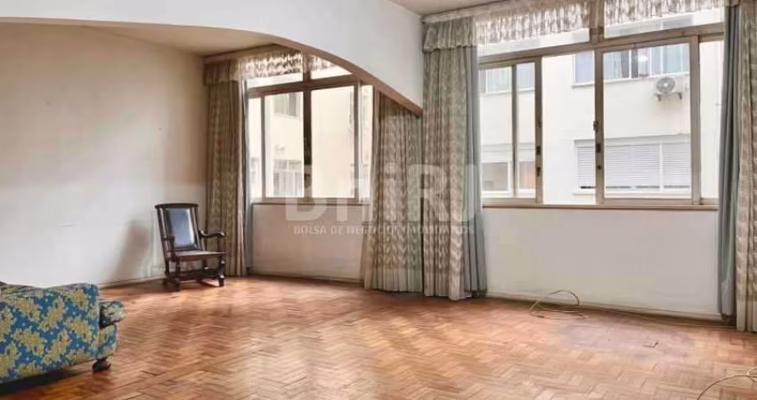 IPANEMA - Amplo apartamento em excelente localização - Prudente de Morais, entre Garcia D&amp;apos; Ávila e Maria Quitéria