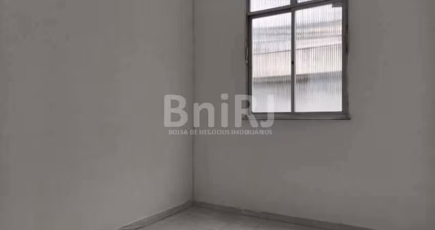 ENCANTADO - Amplo apartamento de quarto e sala