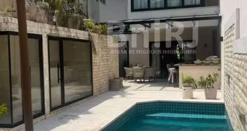 Casa triplex alto luxo condomínio rio mar com porteira fechada