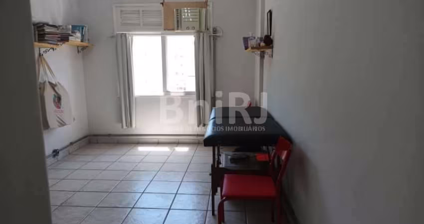 Imperdível! Apartamento no Catete, Ideal para Morar ou Investir