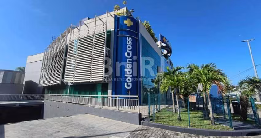 Avenida Armando Lombardi- prédio 4.230 m2 ( térreo/2 andares/cobertura)