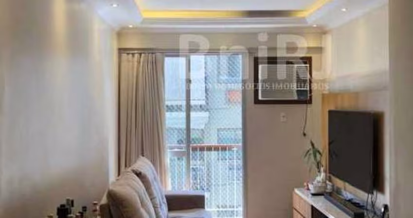 JARDIM BOTÂNICO - Excelente apartamento reformado - 2 quartos, vaga, infra