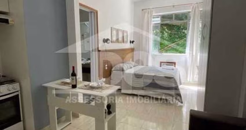 CATETE - Lindo studio reformado, mobiliado / equipado, com 24 m²