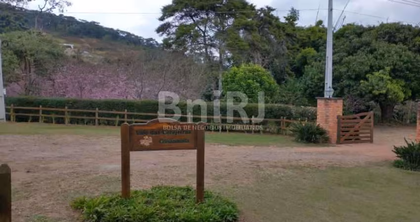 1 Lote no condomínio Vale das Cerejeiras