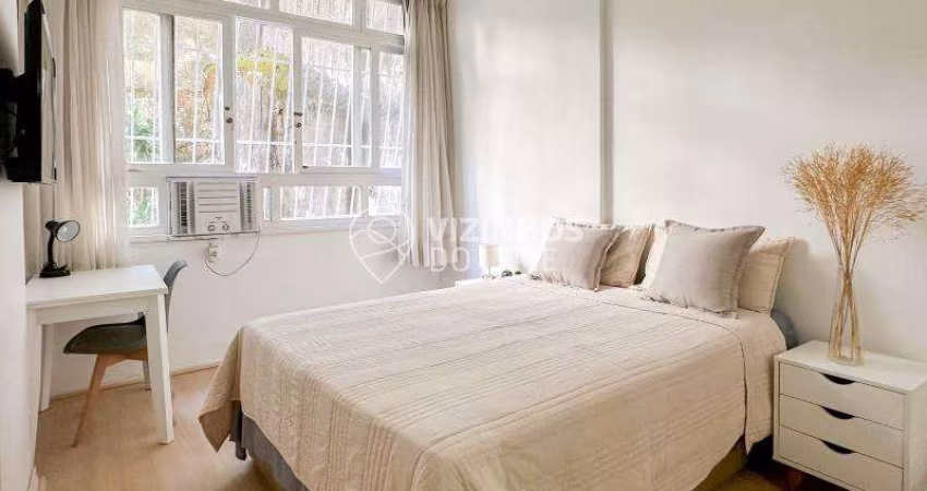Quarto e Sala com Privacidade e Verde no Leme – Silêncio e Conforto a Poucos Passos da Praia