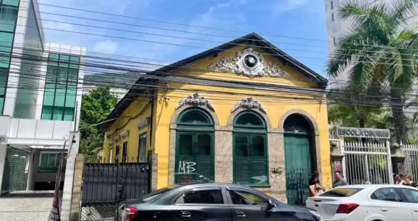 Casarão antigo em botafogo ! rua bambina, principal do bairro ! terreno 8 x 66 = 528 m2