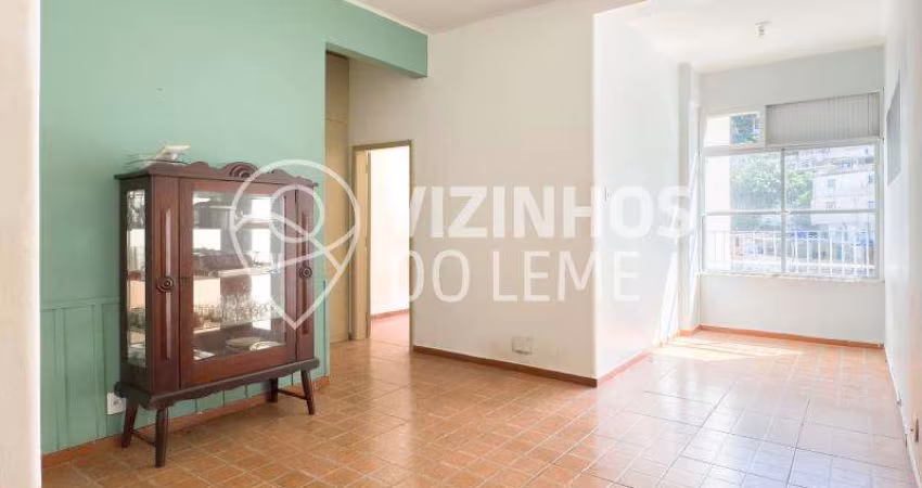 Apartamento Silencioso com Vista para o Morro da Babilônia no Leme