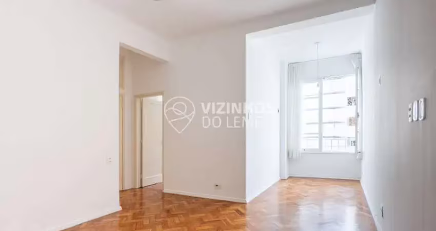 Quarto e sala silencioso e reformado no leme - sol da manhã
