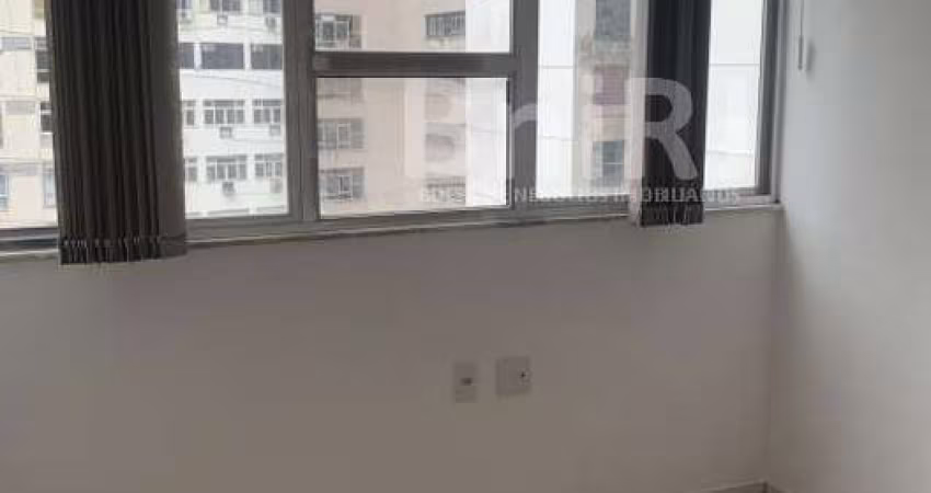 BANDEIRA DE MELLO VENDE NO CENTRO DA CIDADE PERTO DO METRO, SALA E QUARTO REFORMADO. VENHA CONHECER