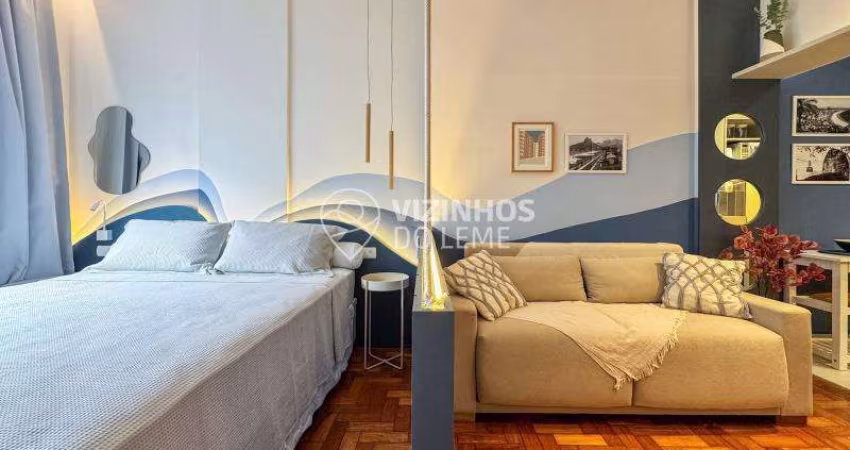 Estúdio Carioca Reformado, Mobiliado e Decorado para morar ou investir no Leme