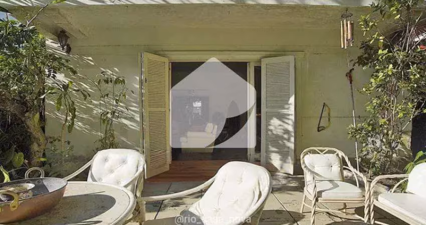 Casa duplex com varanda, jardim e vista para o verde - oportunidade no alto jardim botânico