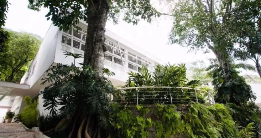 Extraordinária Residência - Projeto Niemeyer - Segurança 24 horas