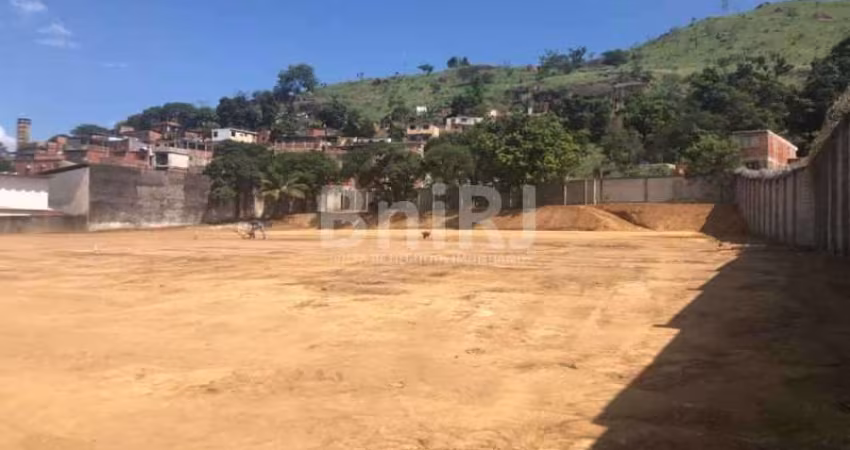 Terreno 5.453 m² Avenida Brasil, Bangu