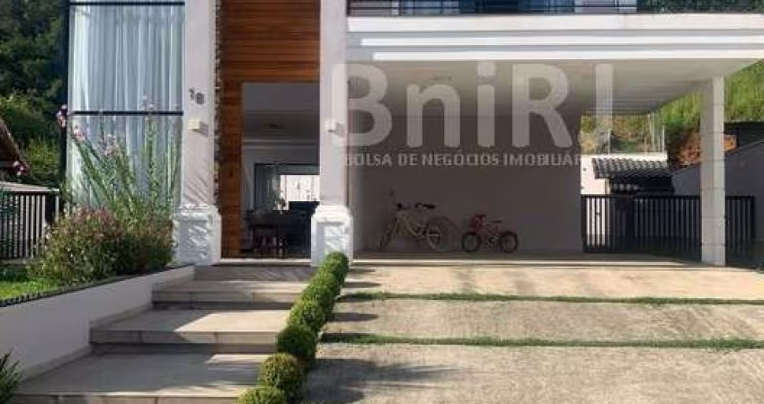 VENDO BELA CASA CONDOMÍNIO COM INFRAESTRUTURA NO PARQUE DO IMBUÍ