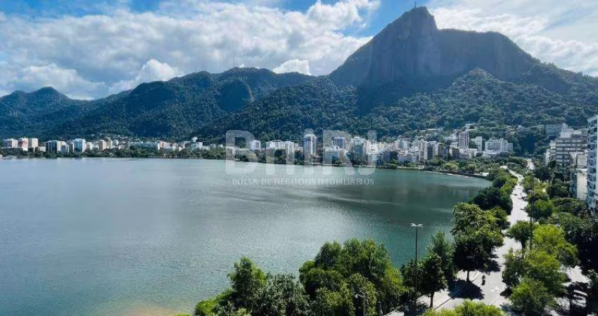 Elegância e Conforto com Vista Panorâmica ? 193m², Suíte Master e 2 Vagas Demarcadas