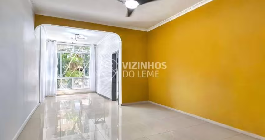 3 Qts. com vaga na rua mais valorizada do Leme