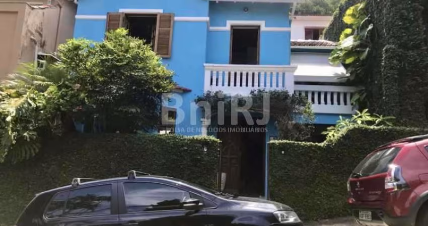 HUMAITÁ!! RUA TRANQUILA E COM TOTAL SEGURANÇA!!!