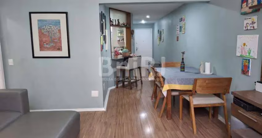 VENDO EM LARANJEIRAS COM 80m2, 2 QUARTOS, SUITE, VAGA, RIO DE JANEIRO - RJ